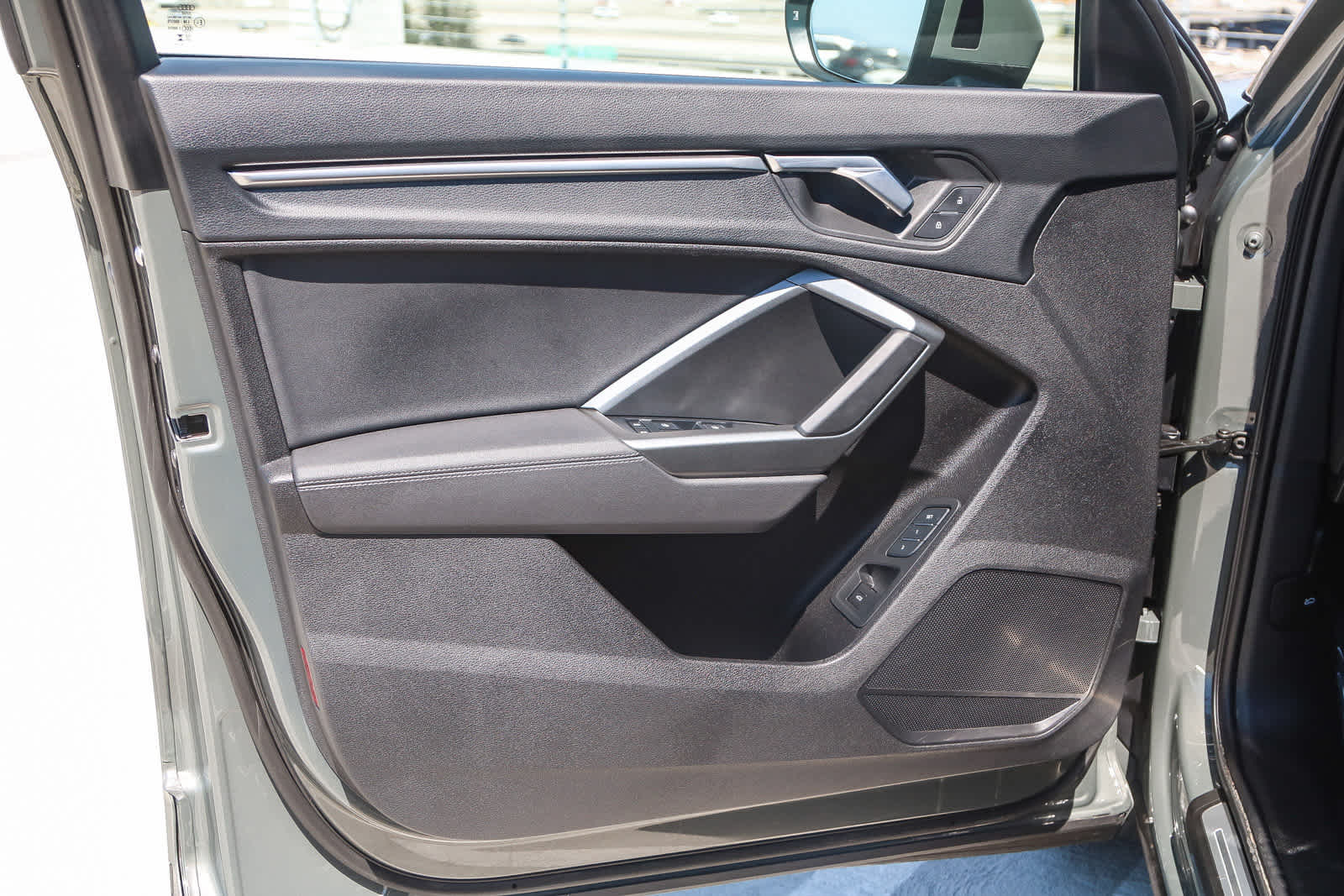 Thumbnail: 2025 Audi Q3 - 31