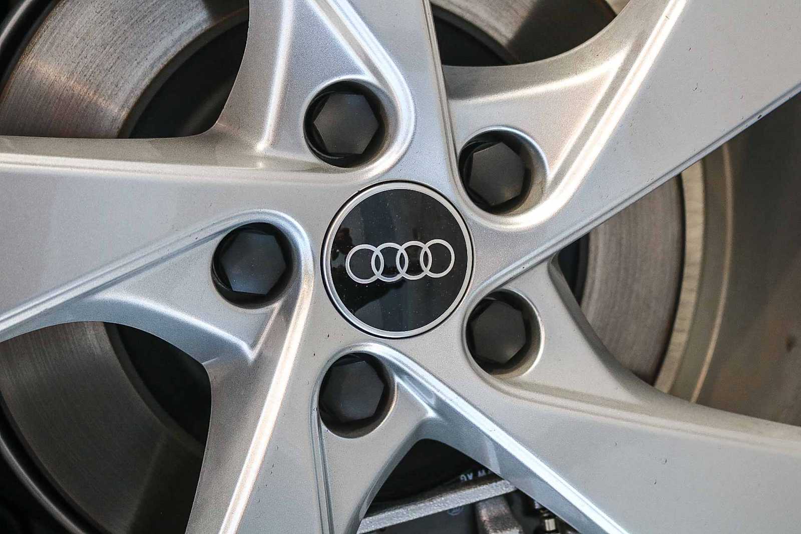 Thumbnail: 2025 Audi Q5 - 14