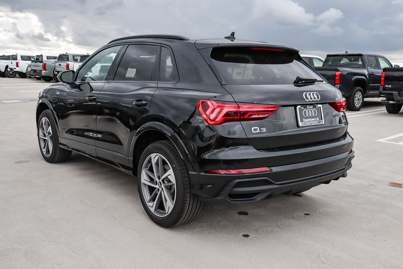 Thumbnail: 2025 Audi Q3 - 9