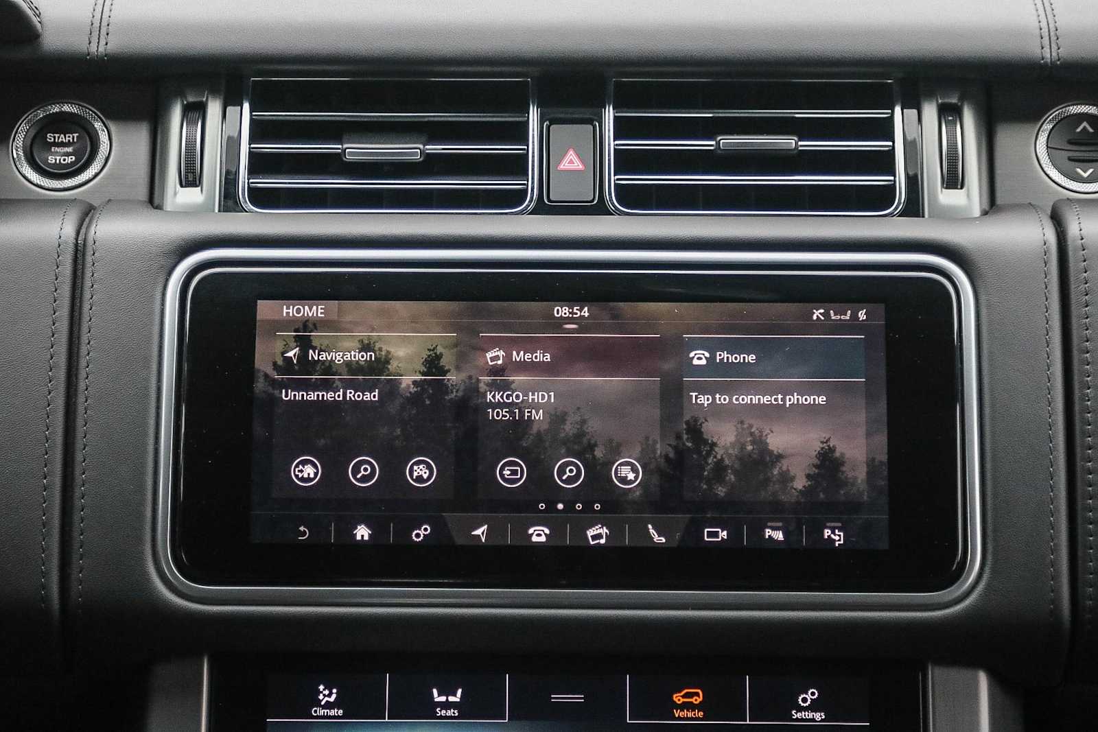 Thumbnail: 2021 Land Rover Range Rover - 16