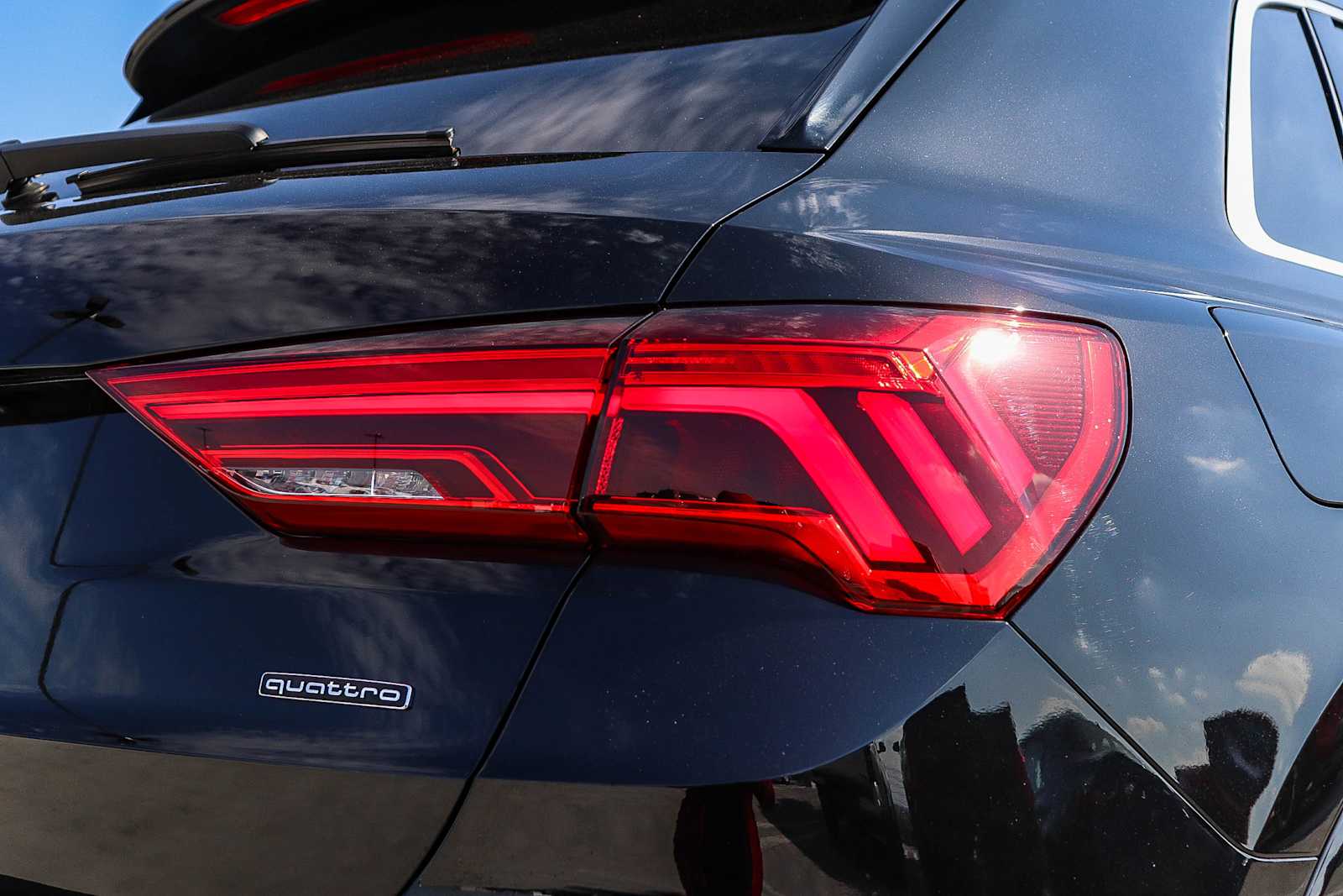 Thumbnail: 2025 Audi Q3 - 10