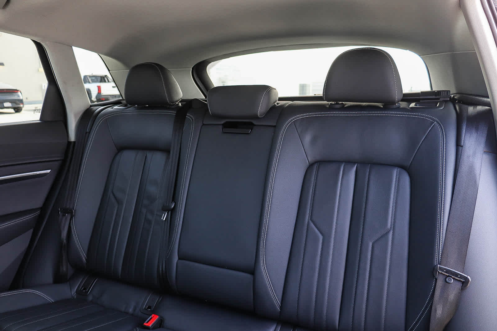 Thumbnail: 2024 Audi Q8 e-tron - 25