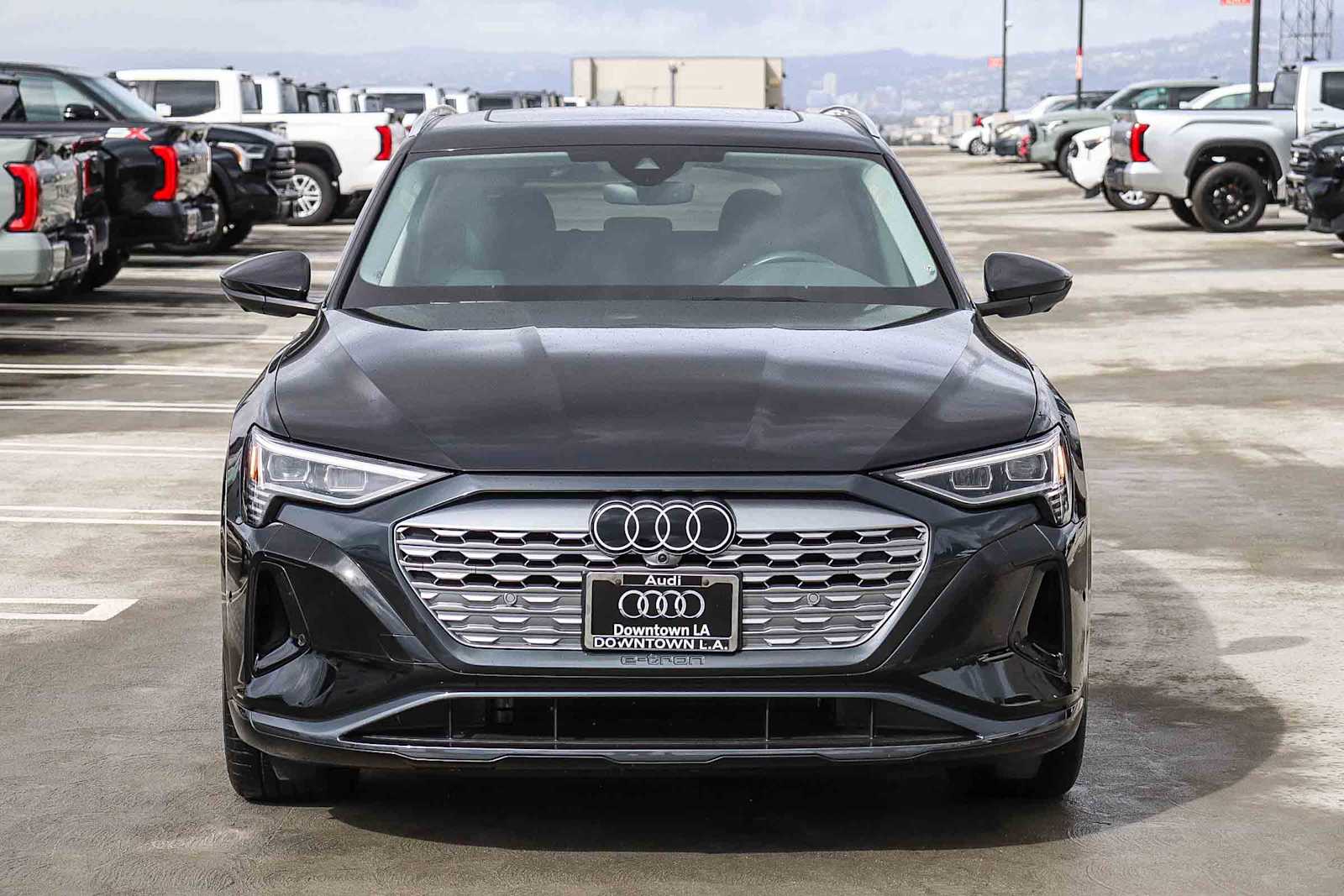 Thumbnail: 2024 Audi Q8 e-tron - 2