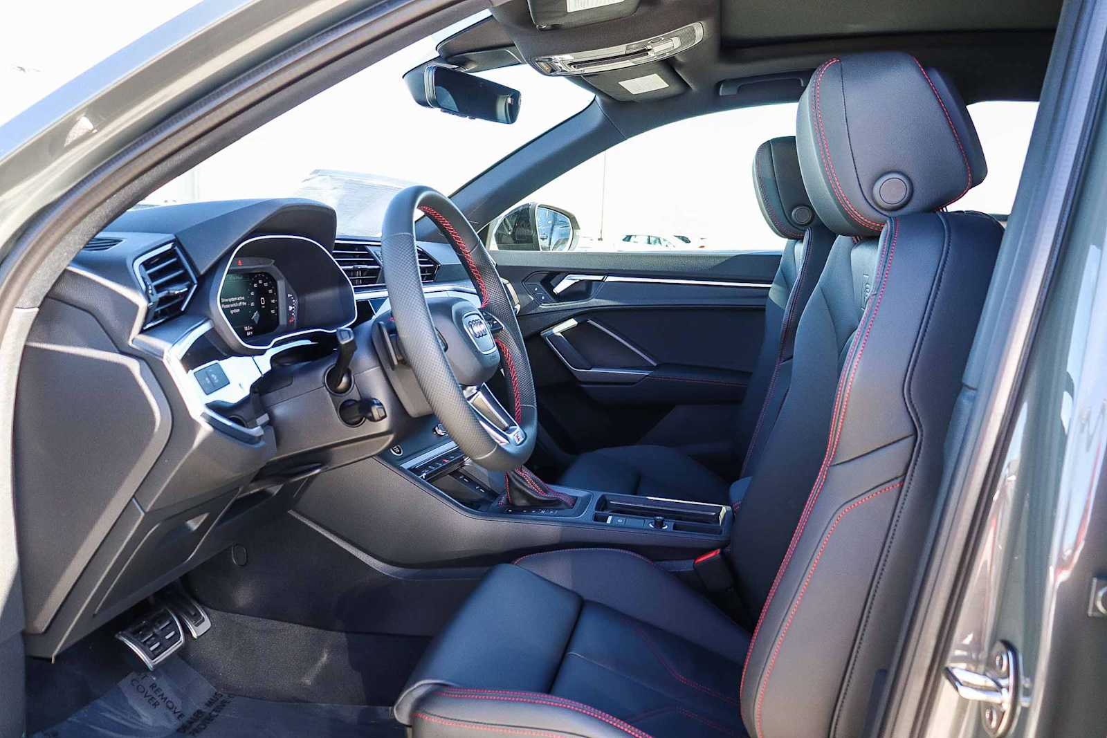 Thumbnail: 2025 Audi Q3 - 24