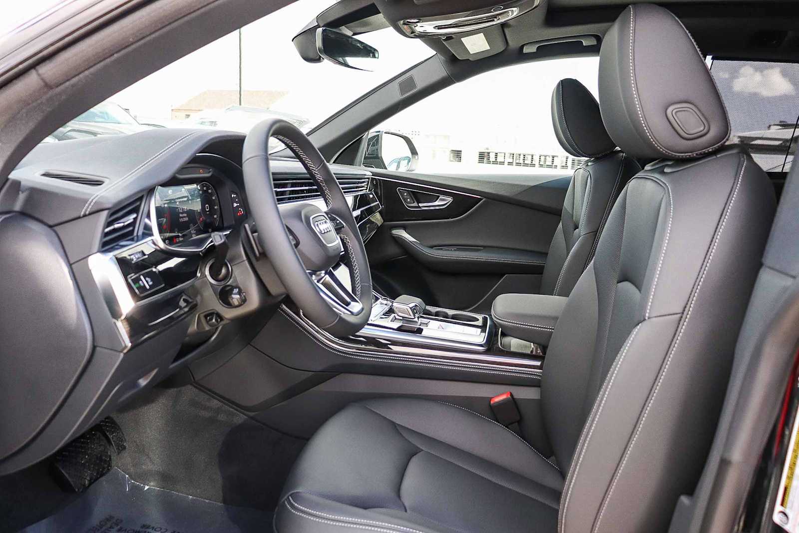 Thumbnail: 2026 Audi Q8 - 24