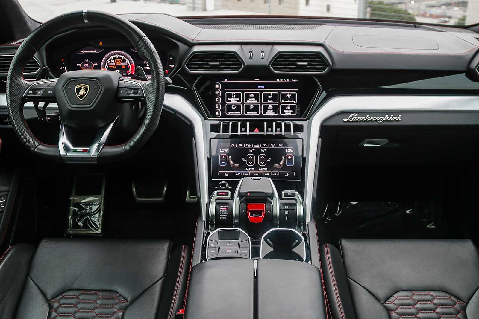 Thumbnail: 2021 Lamborghini Urus - 14