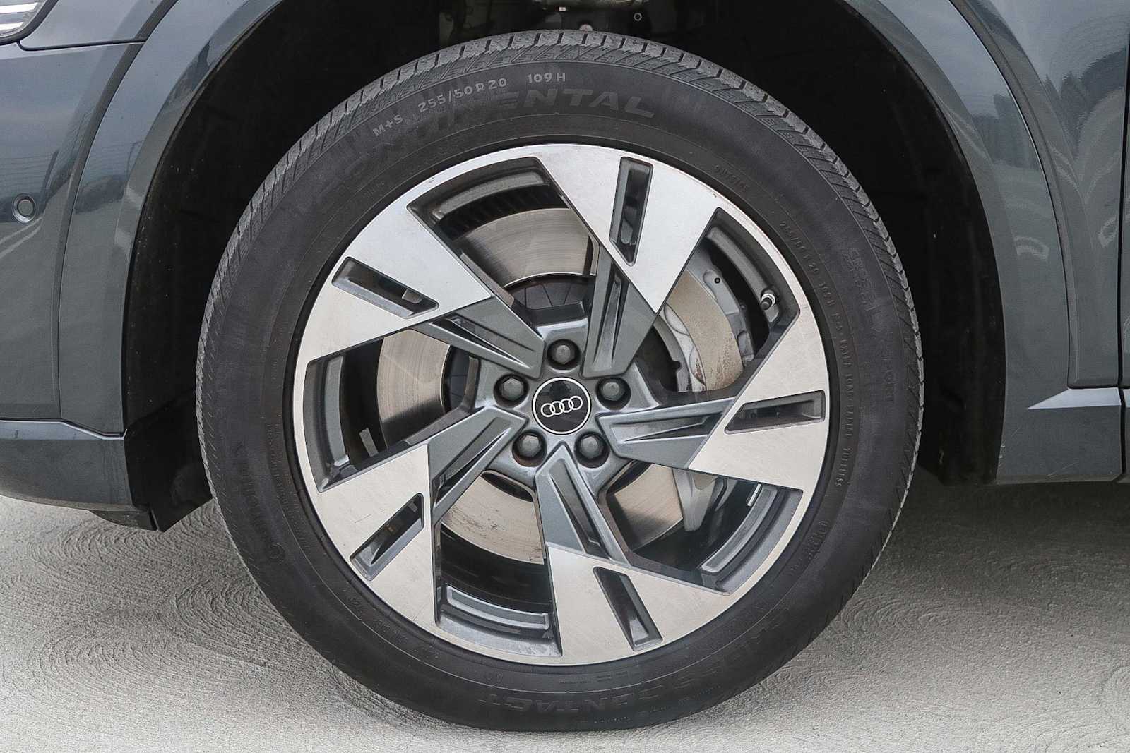 Thumbnail: 2022 Audi e-tron - 11