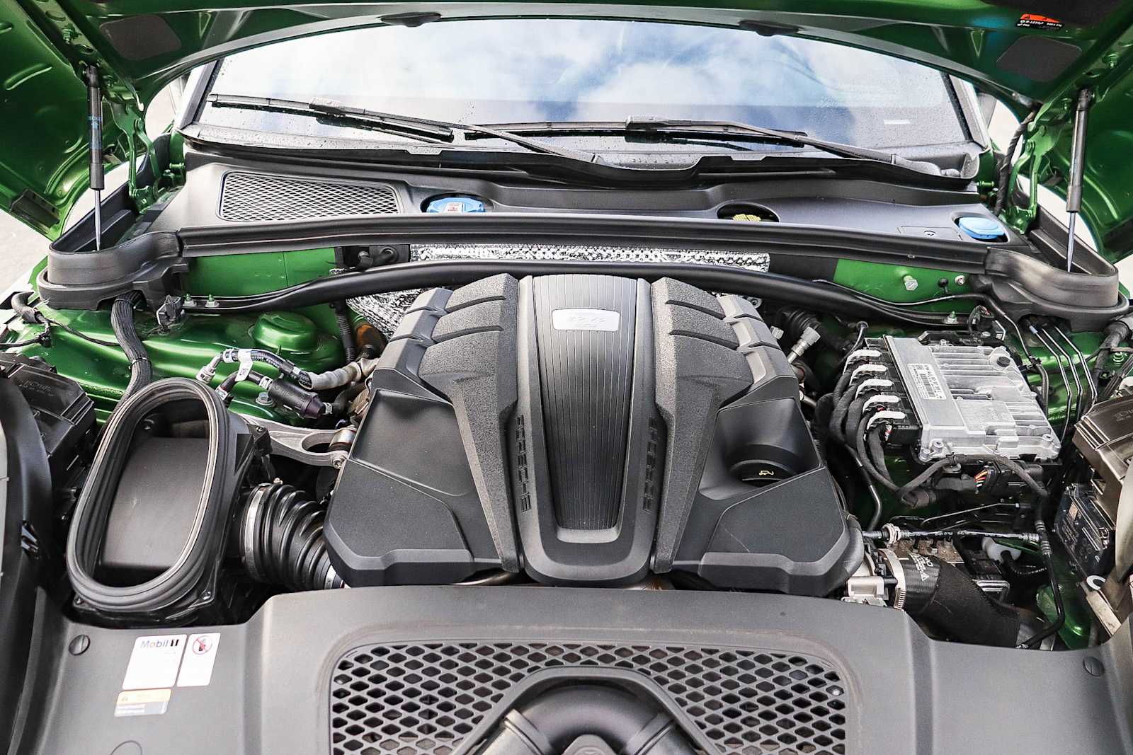 Thumbnail: 2021 Porsche Macan - 37