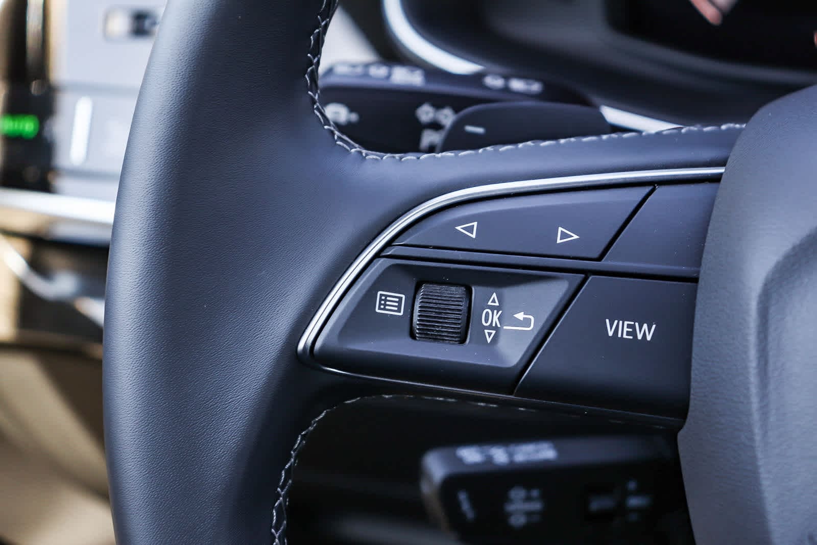 Thumbnail: 2026 Audi Q8 - 19