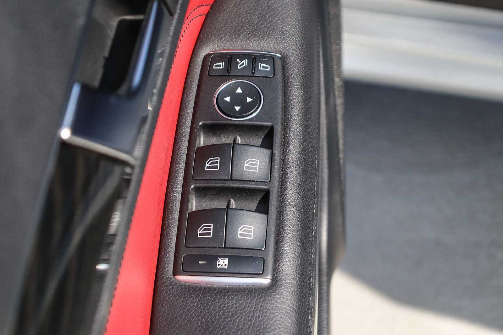 Thumbnail: 2016 Mercedes-Benz E-Class - 34