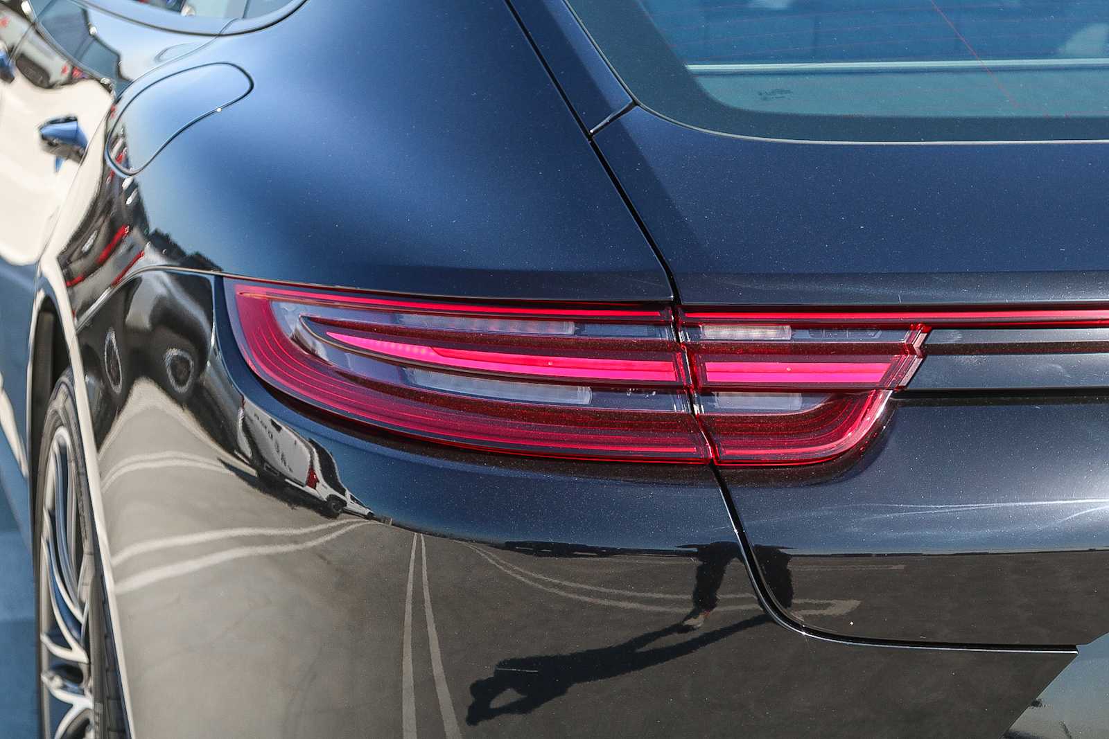 Thumbnail: 2020 Porsche Panamera - 10