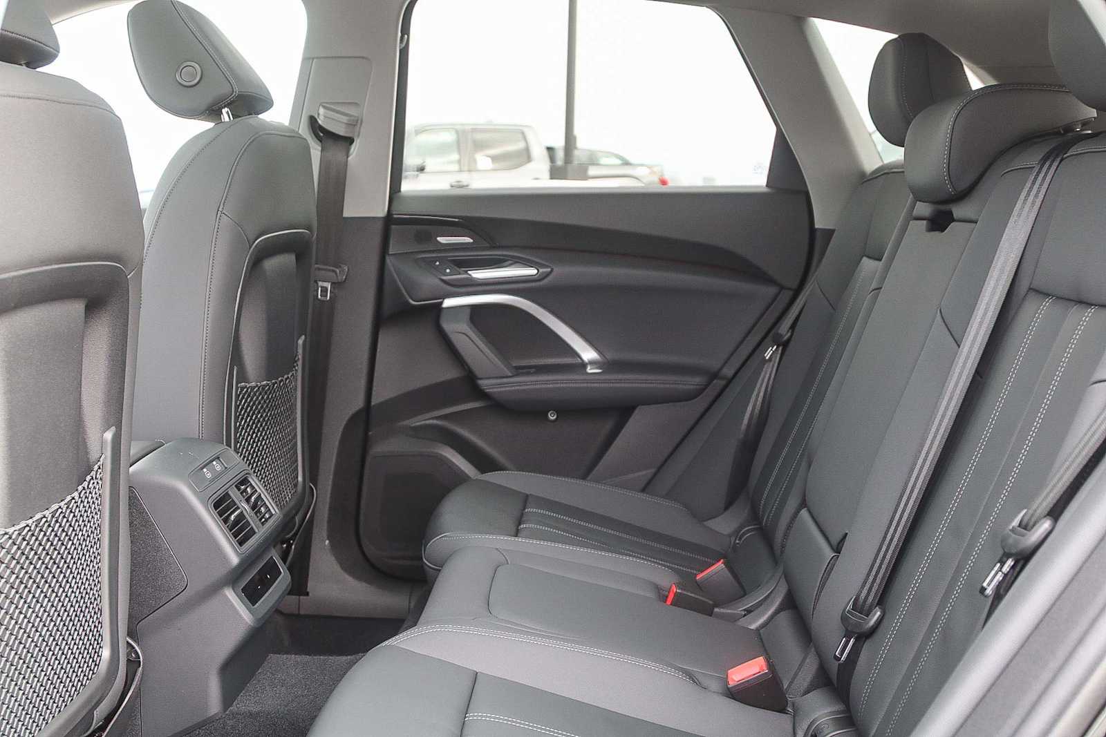 Thumbnail: 2025 Audi Q5 - 18