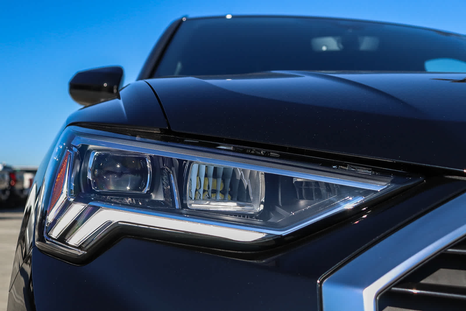 Thumbnail: 2025 Audi Q3 - 9