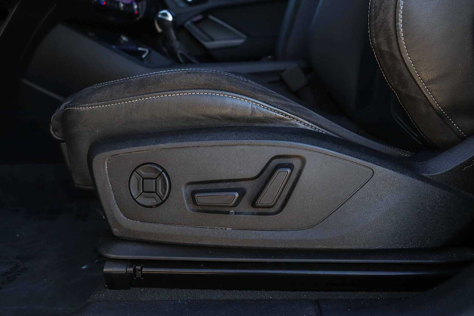 Thumbnail: 2021 Audi Q3 - 26