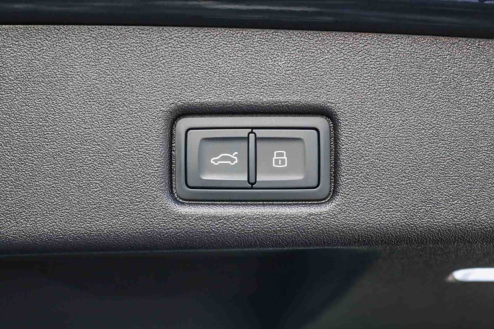 Thumbnail: 2025 Audi Q5 - 36