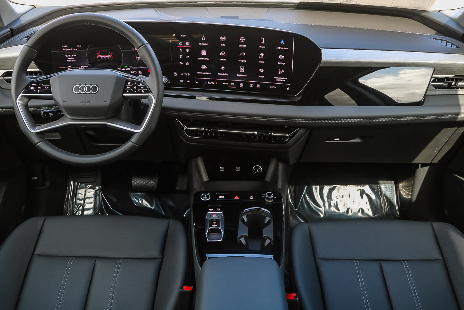 Thumbnail: 2025 Audi Q6 e-tron - 12