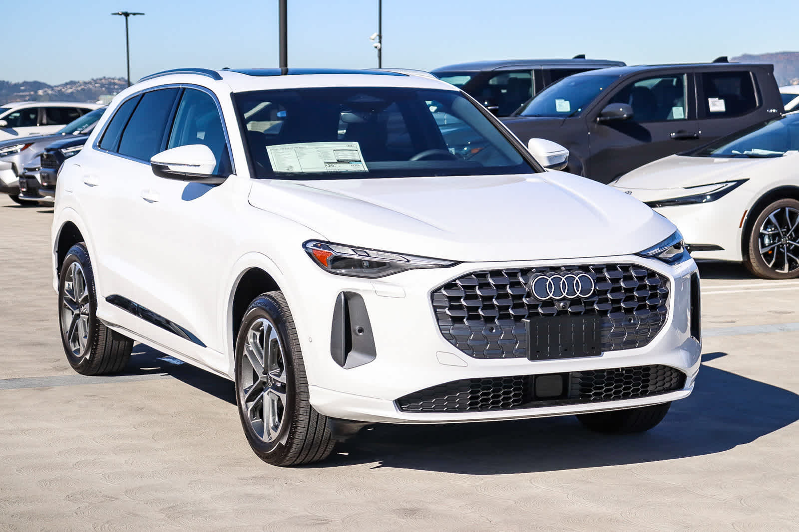 Thumbnail: 2025 Audi Q5 - 3