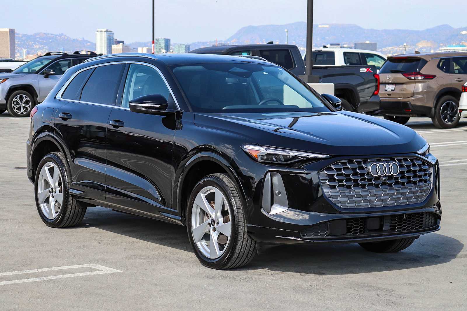 Thumbnail: 2025 Audi Q5 - 3