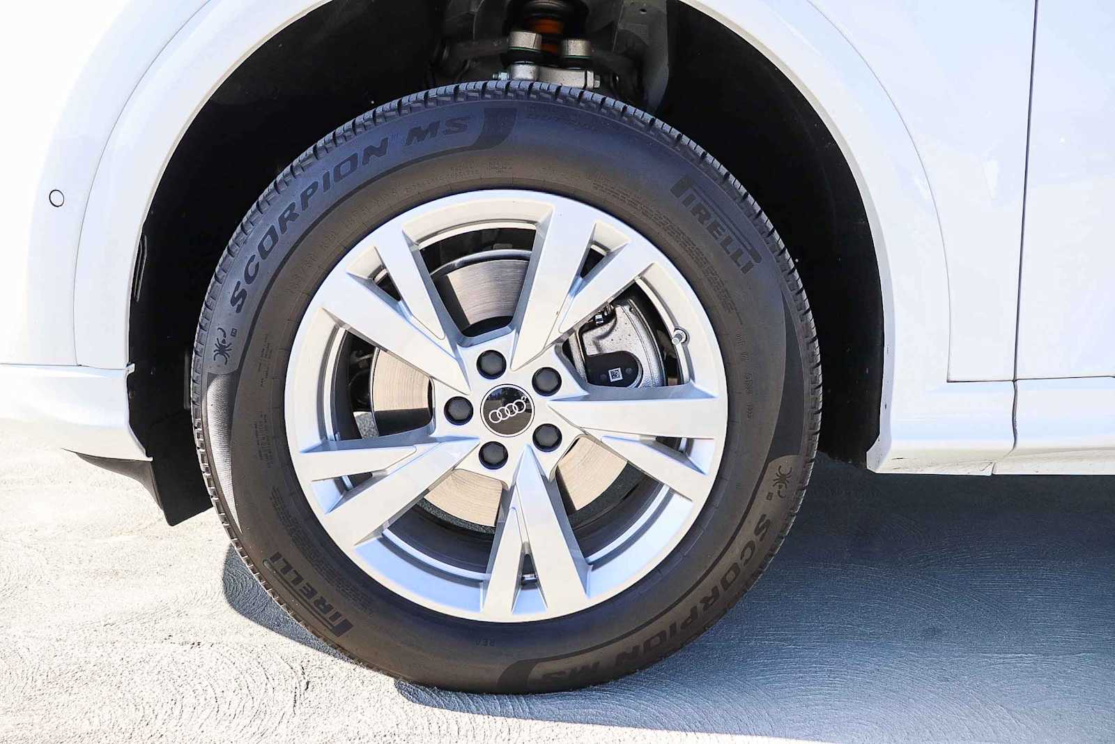 Thumbnail: 2025 Audi Q5 - 14