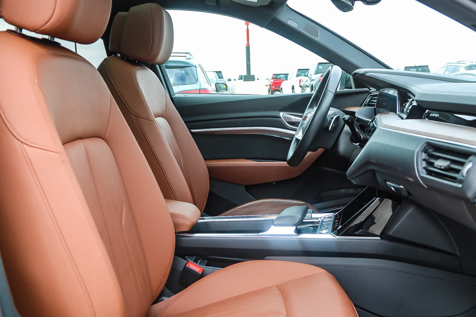 Thumbnail: 2022 Audi e-tron - 18