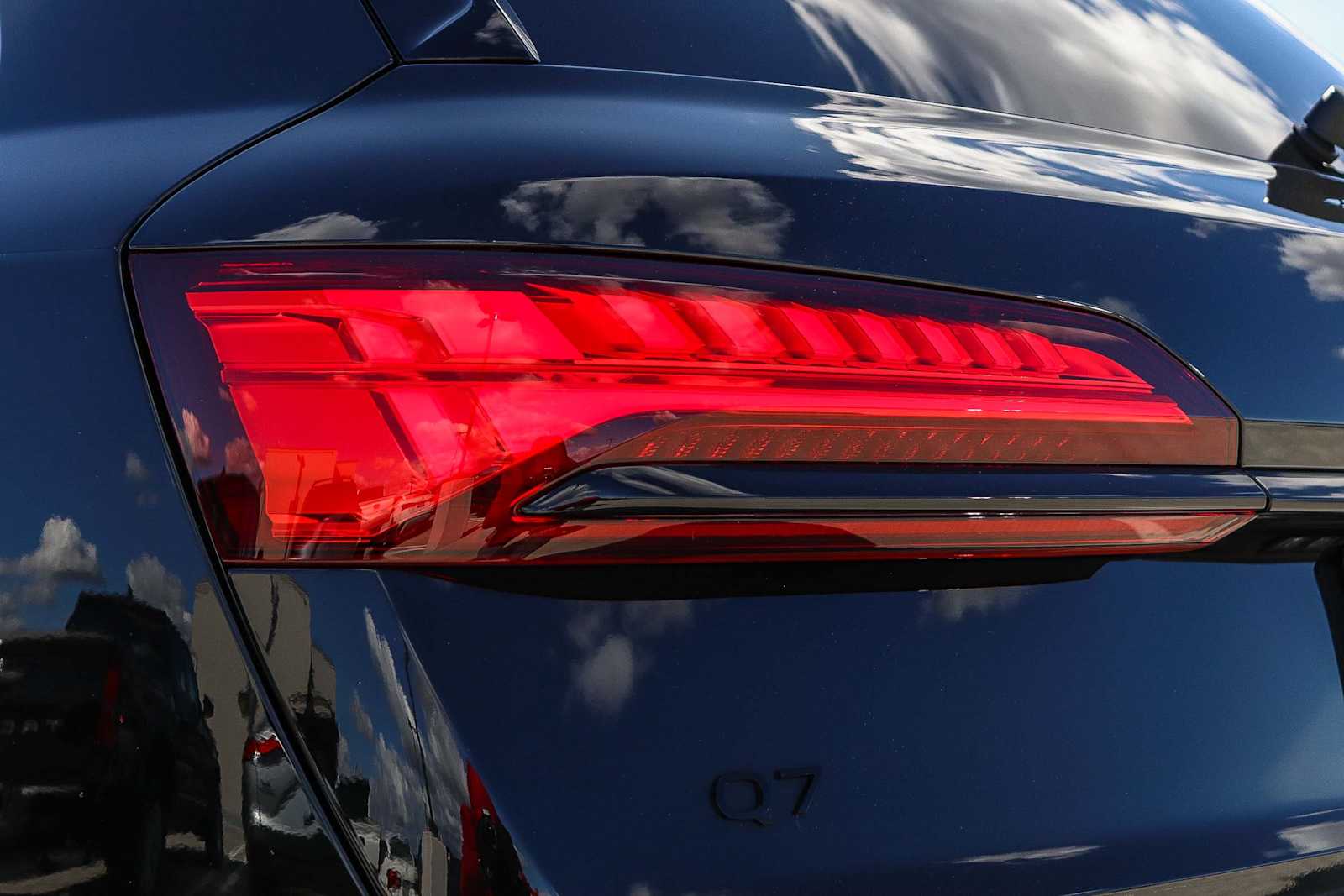 Thumbnail: 2026 Audi Q7 - 12