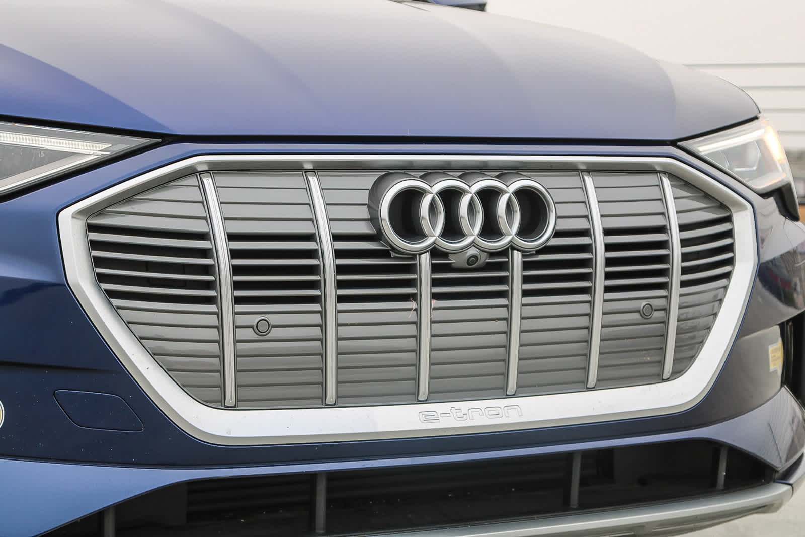 Thumbnail: 2022 Audi e-tron - 5
