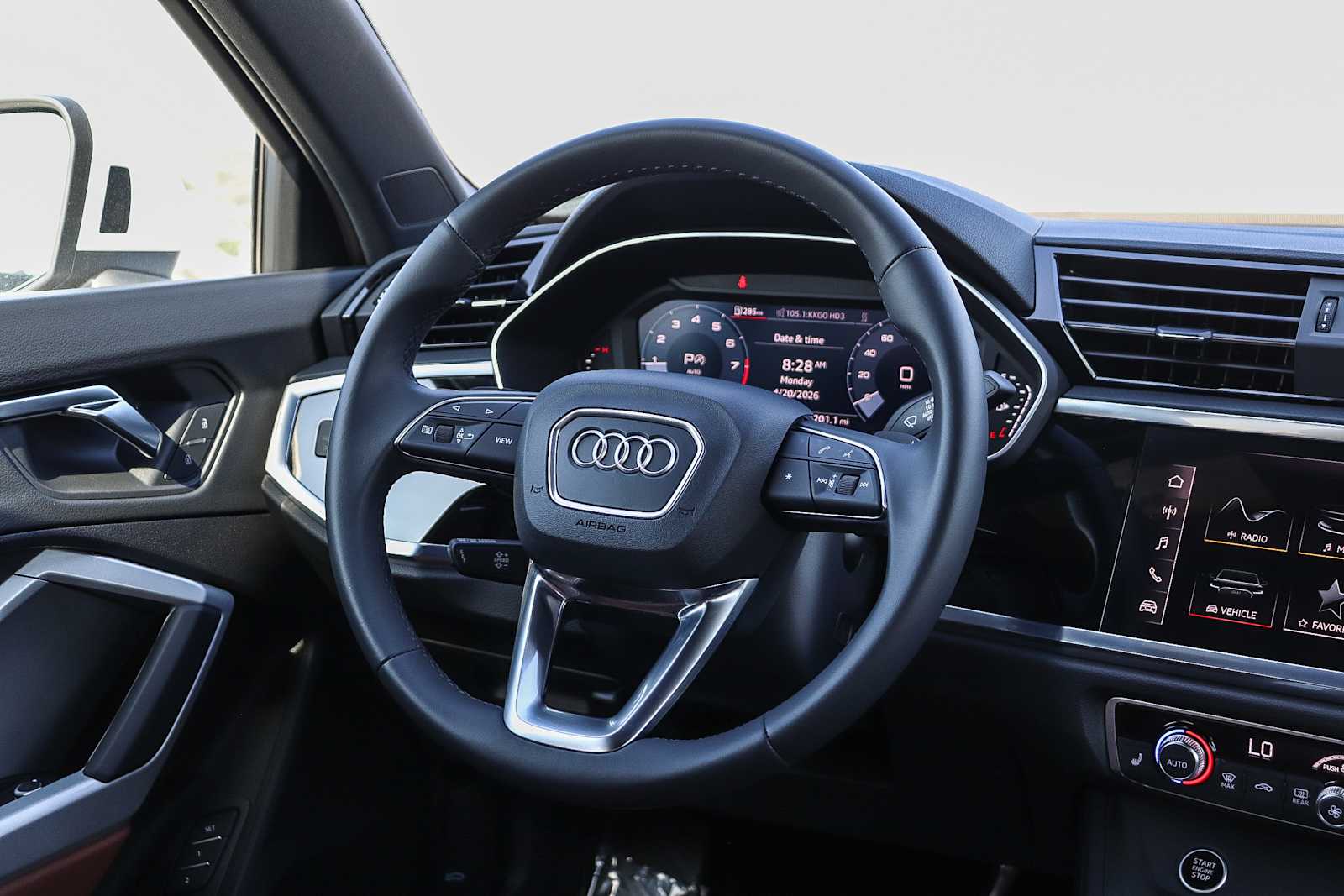 Thumbnail: 2023 Audi Q3 - 22