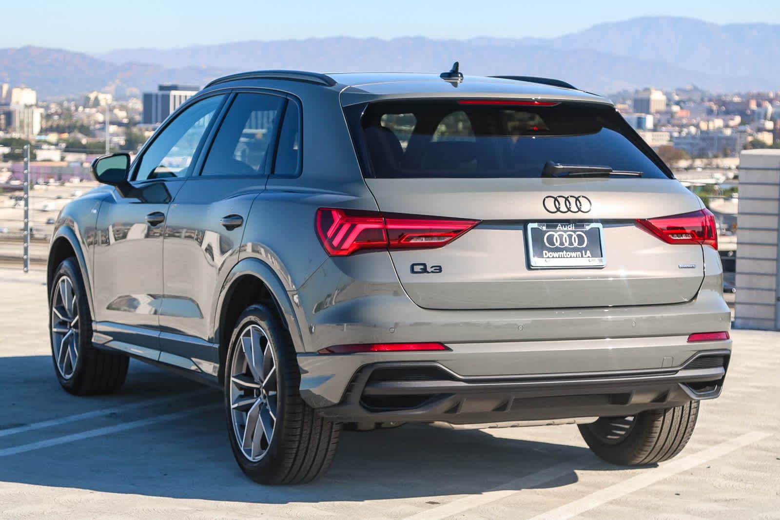 Thumbnail: 2025 Audi Q3 - 10