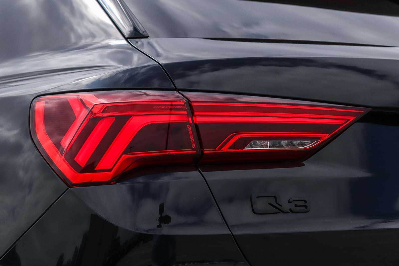 Thumbnail: 2025 Audi Q3 - 12