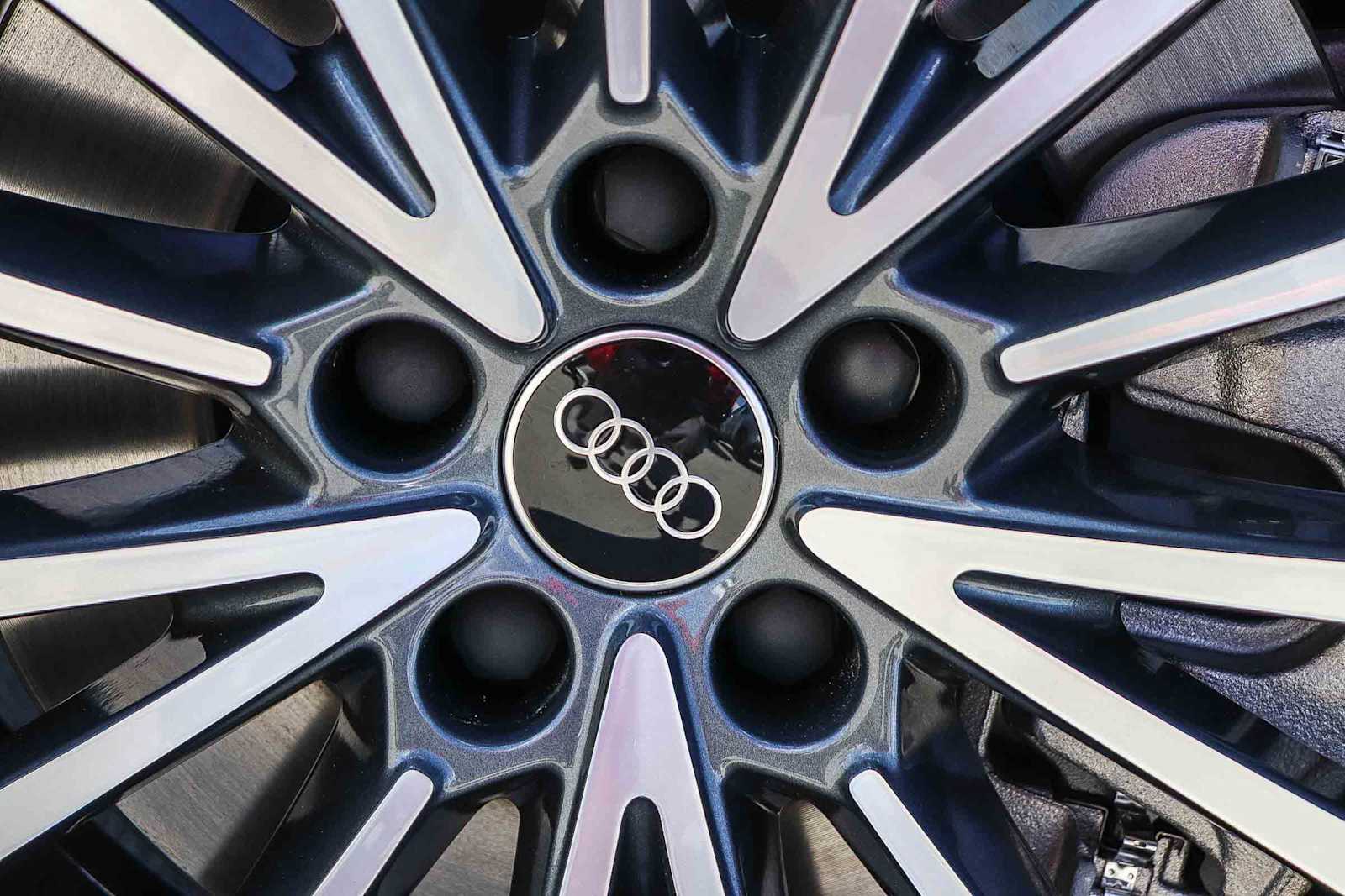 Thumbnail: 2026 Audi A6 - 15