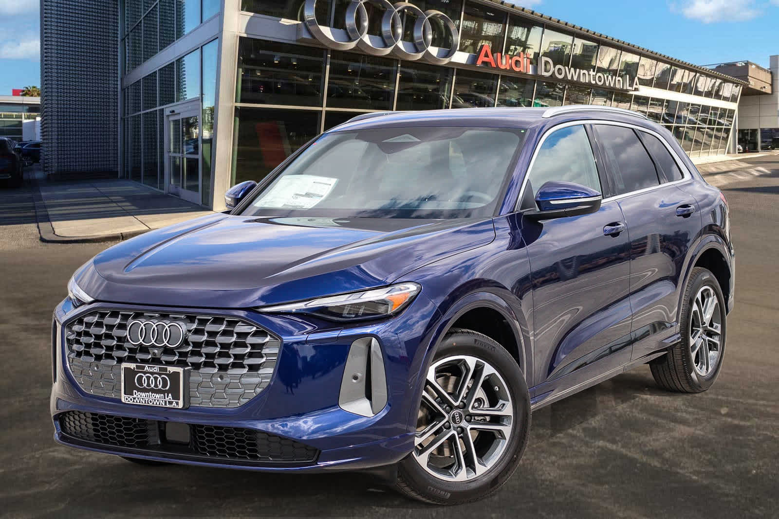 Thumbnail: 2025 Audi Q5 - 1