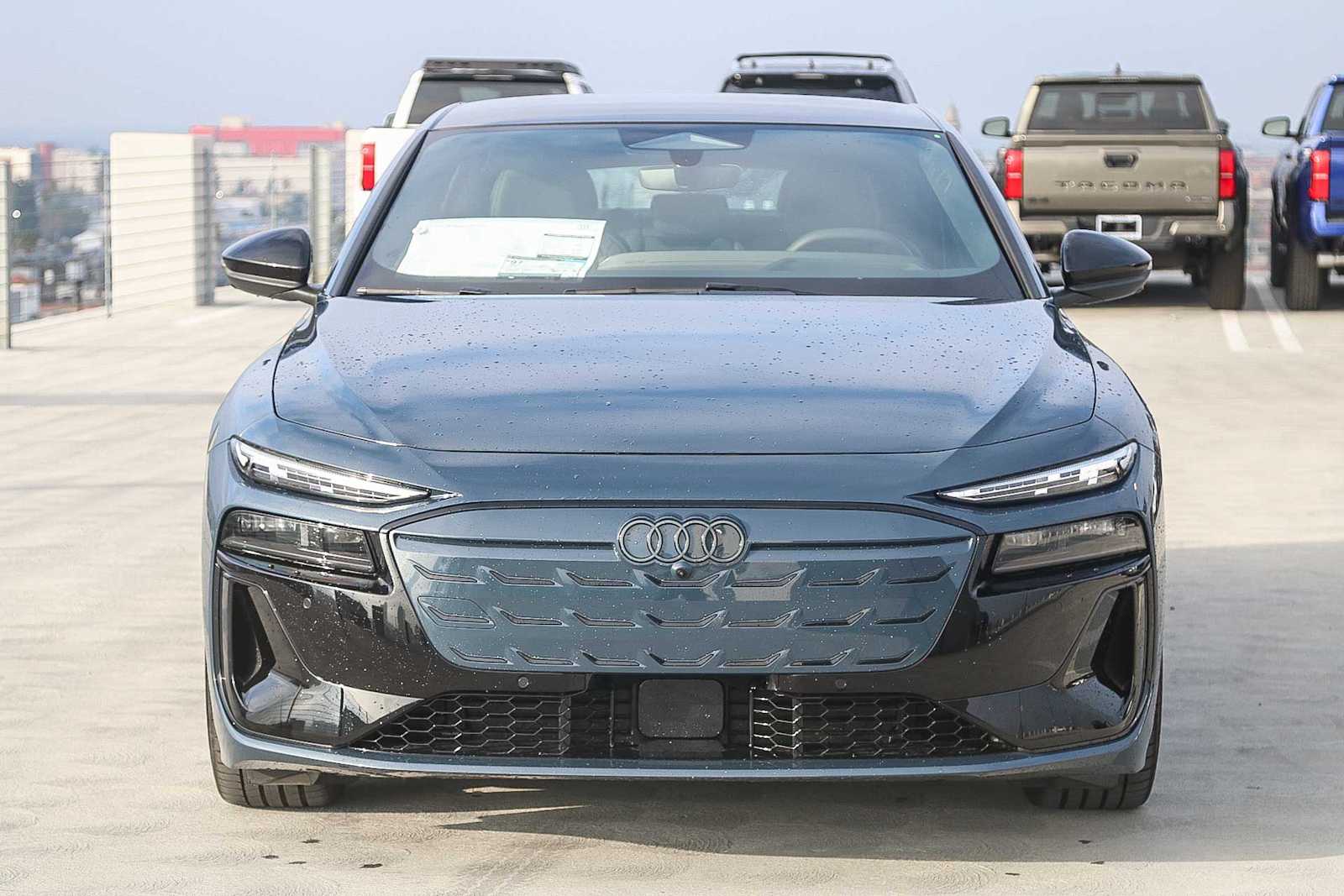 Thumbnail: 2025 Audi e-tron S - 2