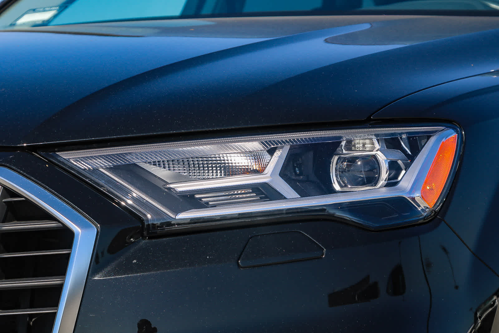 2022 Audi Q7 55 Premium Plus photo 4
