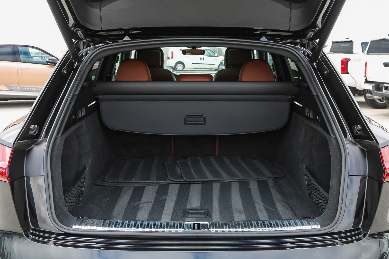 Thumbnail: 2022 Audi e-tron - 28