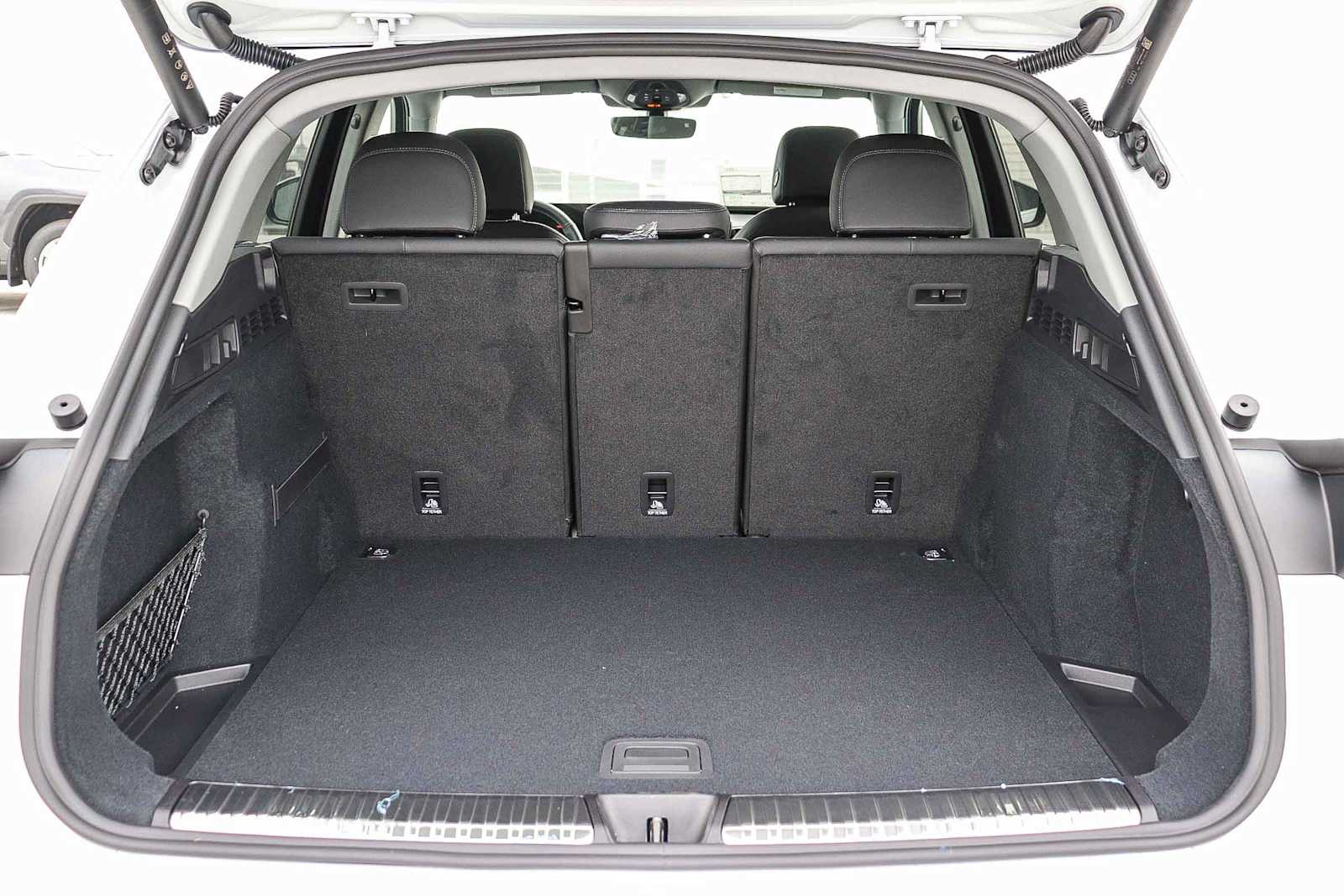 Thumbnail: 2025 Audi Q5 - 36