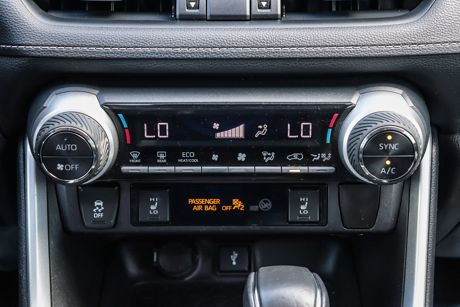 Thumbnail: 2021 Toyota RAV4 - 17