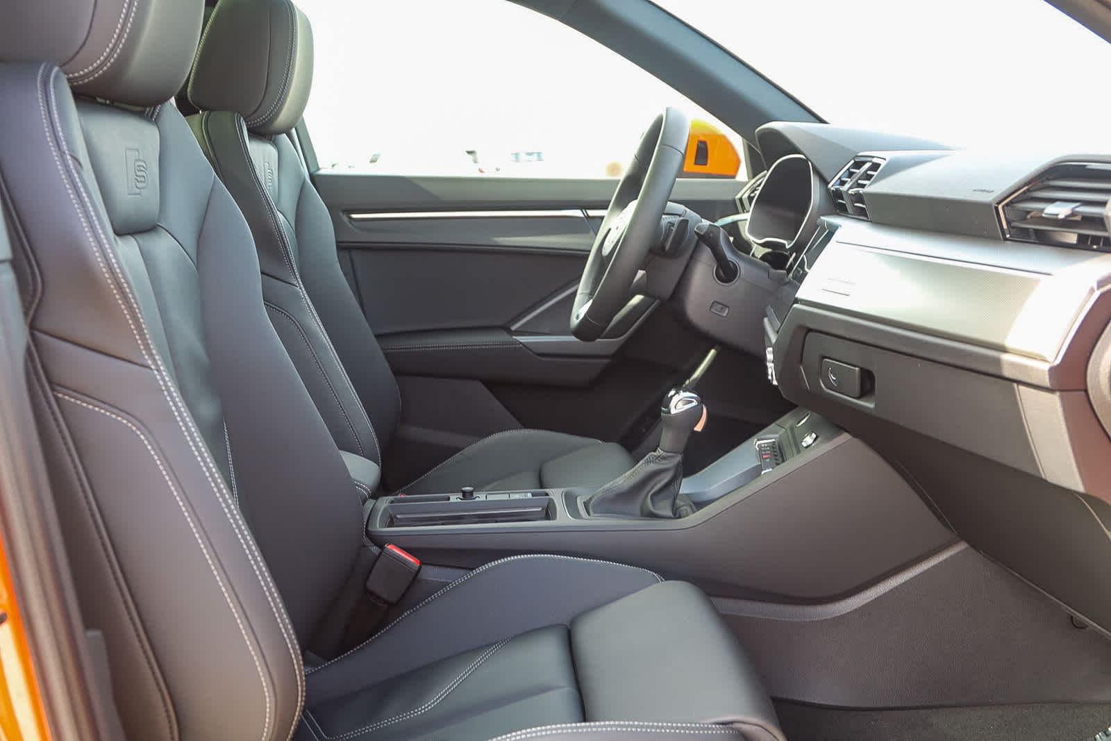 Thumbnail: 2025 Audi Q3 - 17