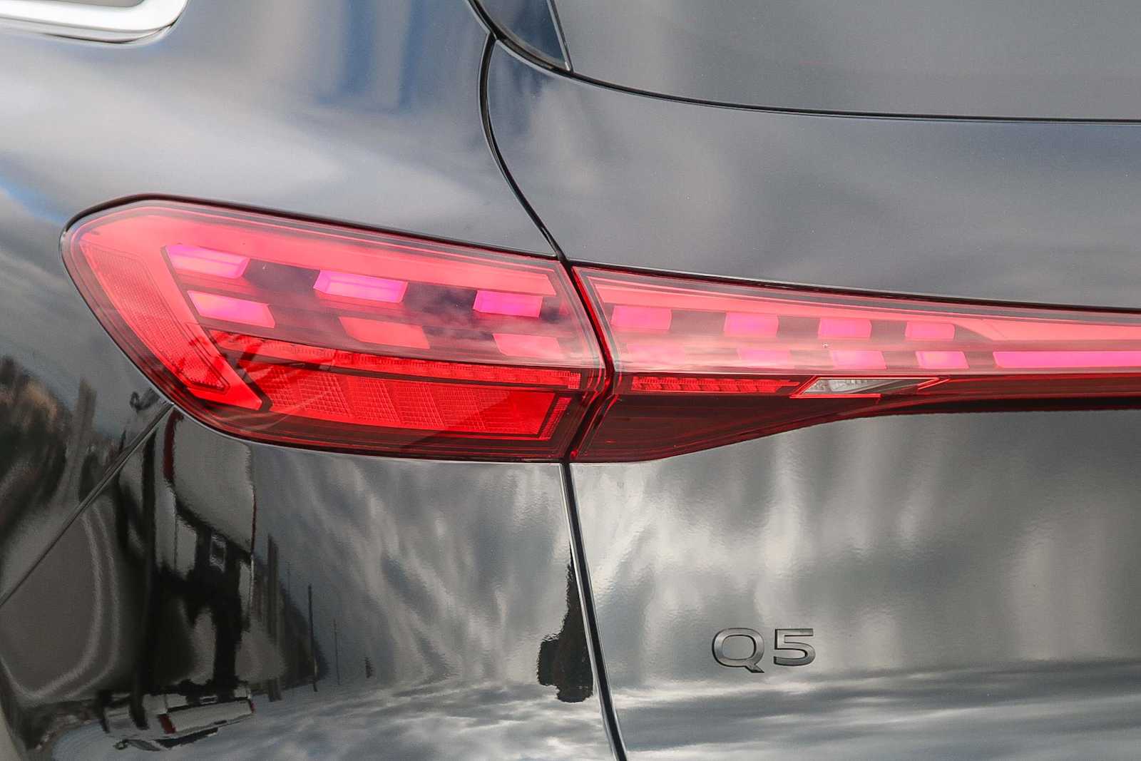 Thumbnail: 2025 Audi Q5 - 9