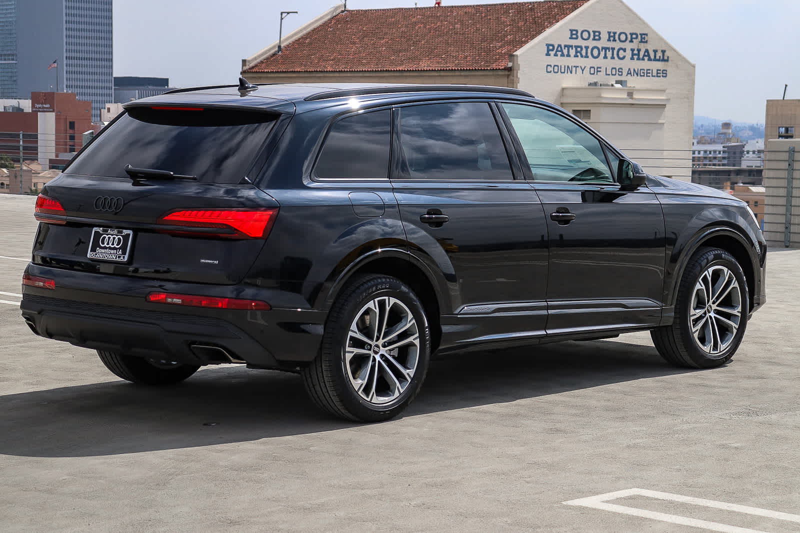 Thumbnail: 2026 Audi Q7 - 4