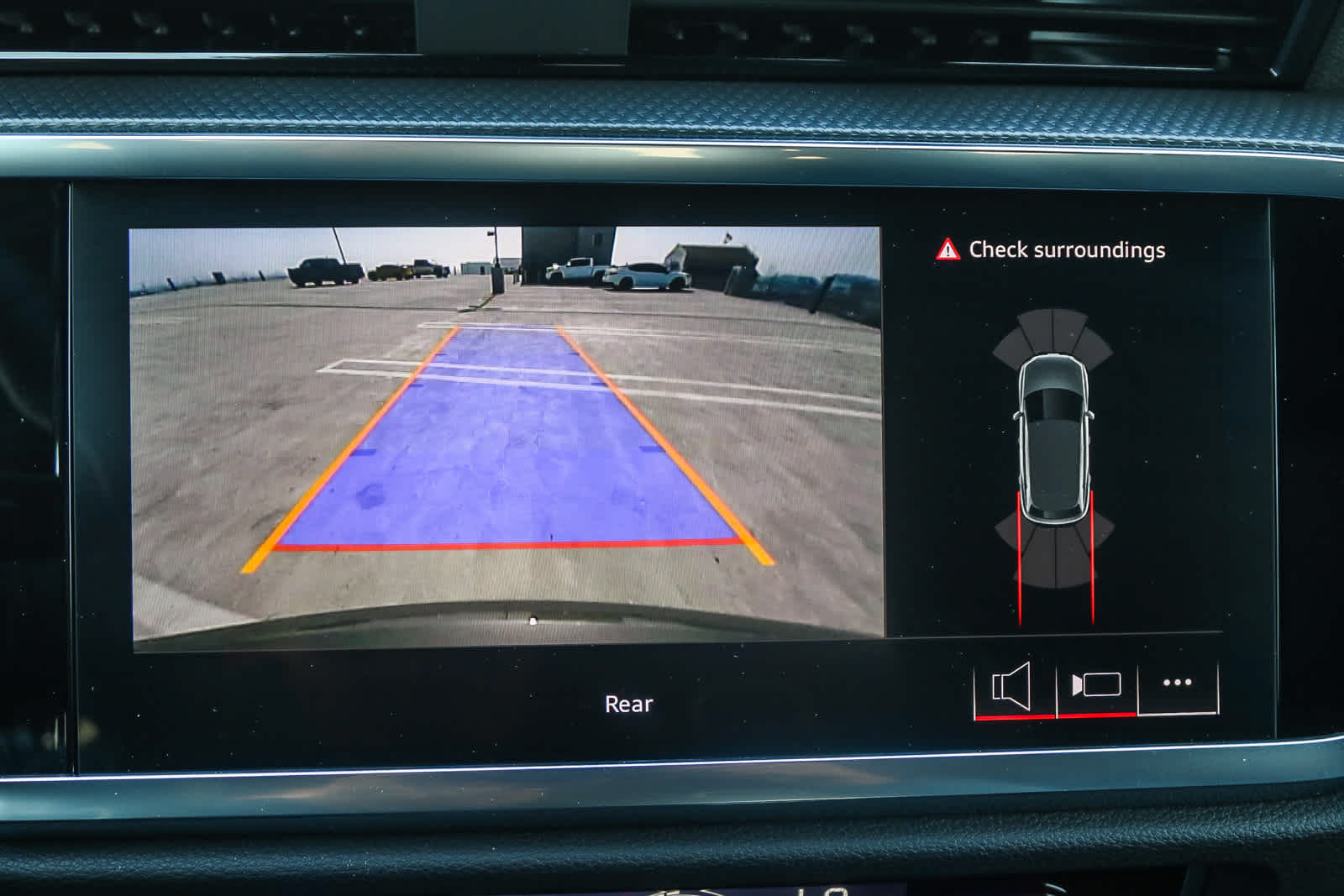 Thumbnail: 2025 Audi Q3 - 41