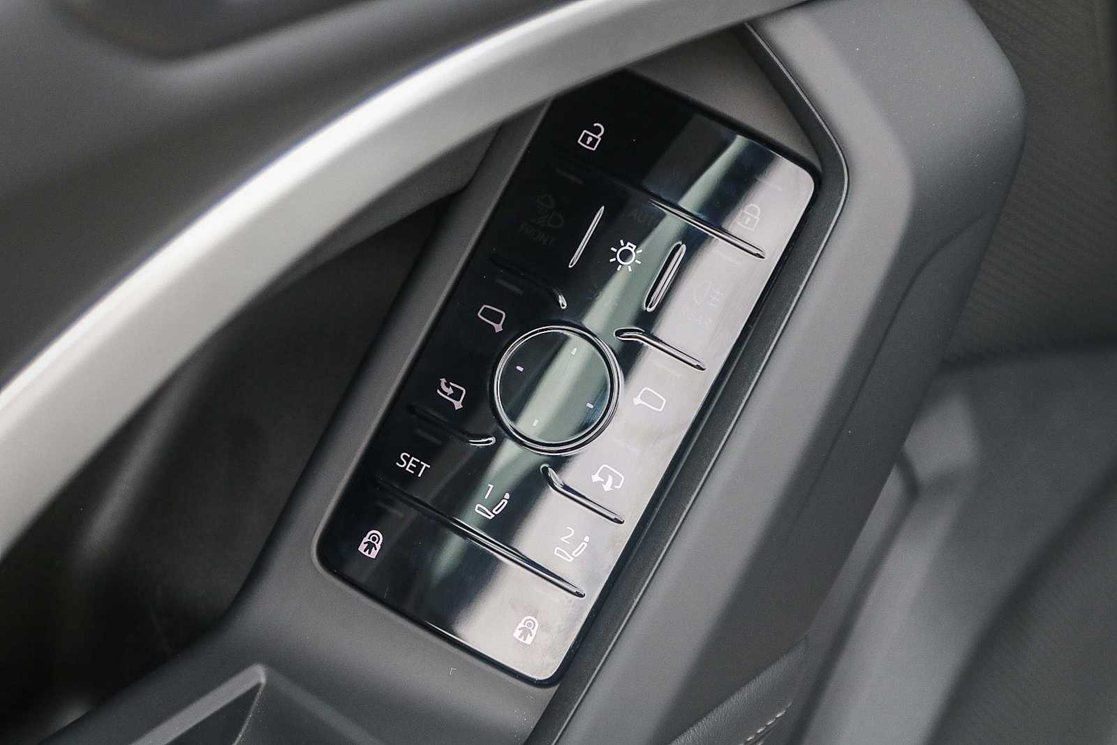 Thumbnail: 2025 Audi Q5 - 23