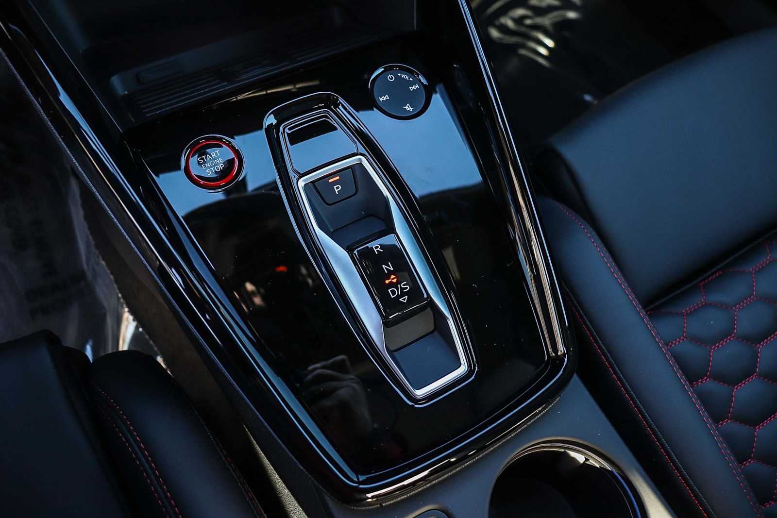 Thumbnail: 2026 Audi RS 3 - 25
