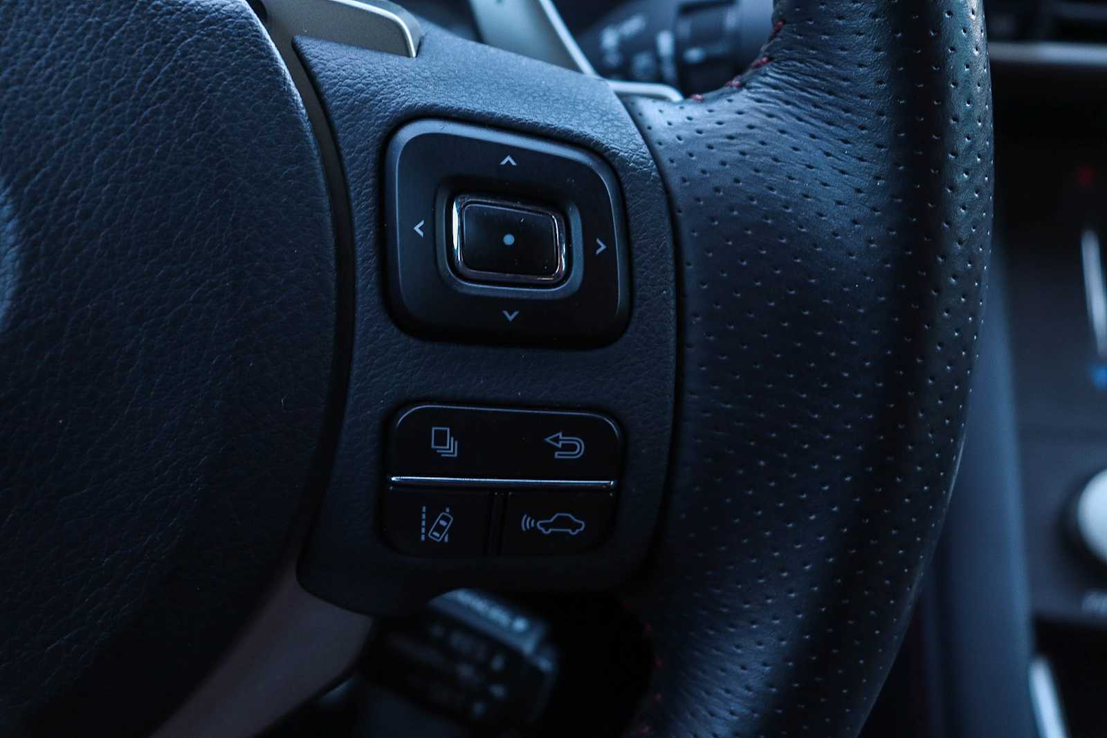 Thumbnail: 2019 Lexus IS - 21