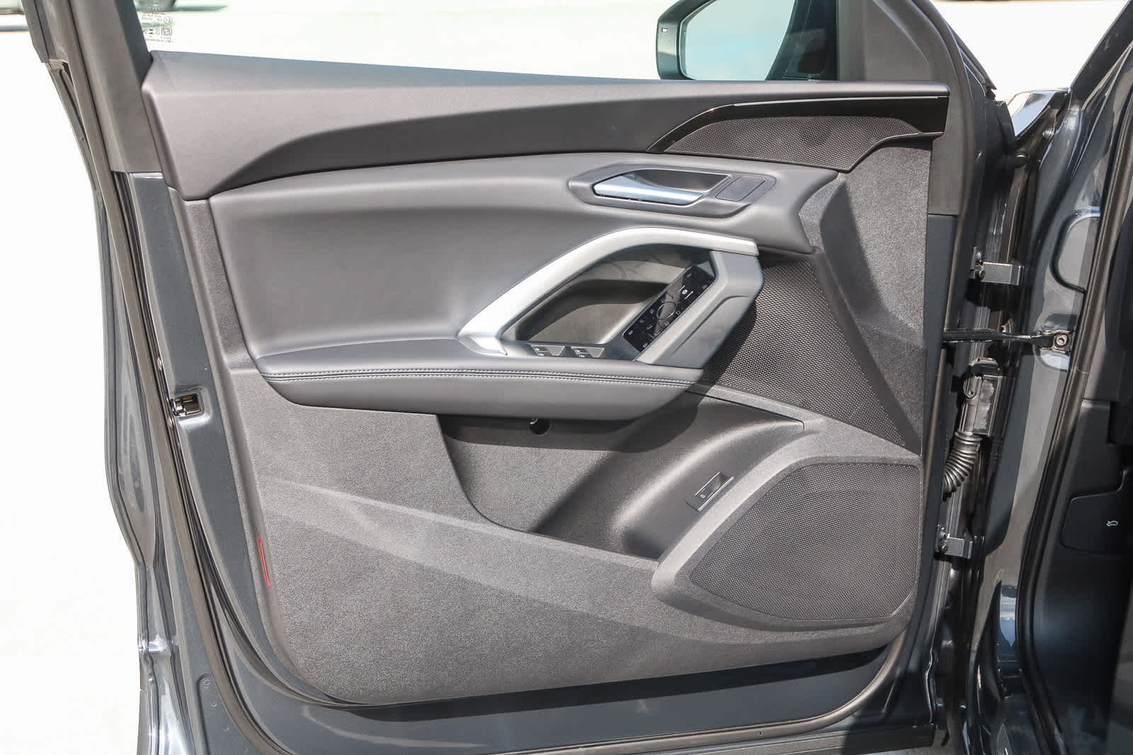 Thumbnail: 2025 Audi Q5 - 30