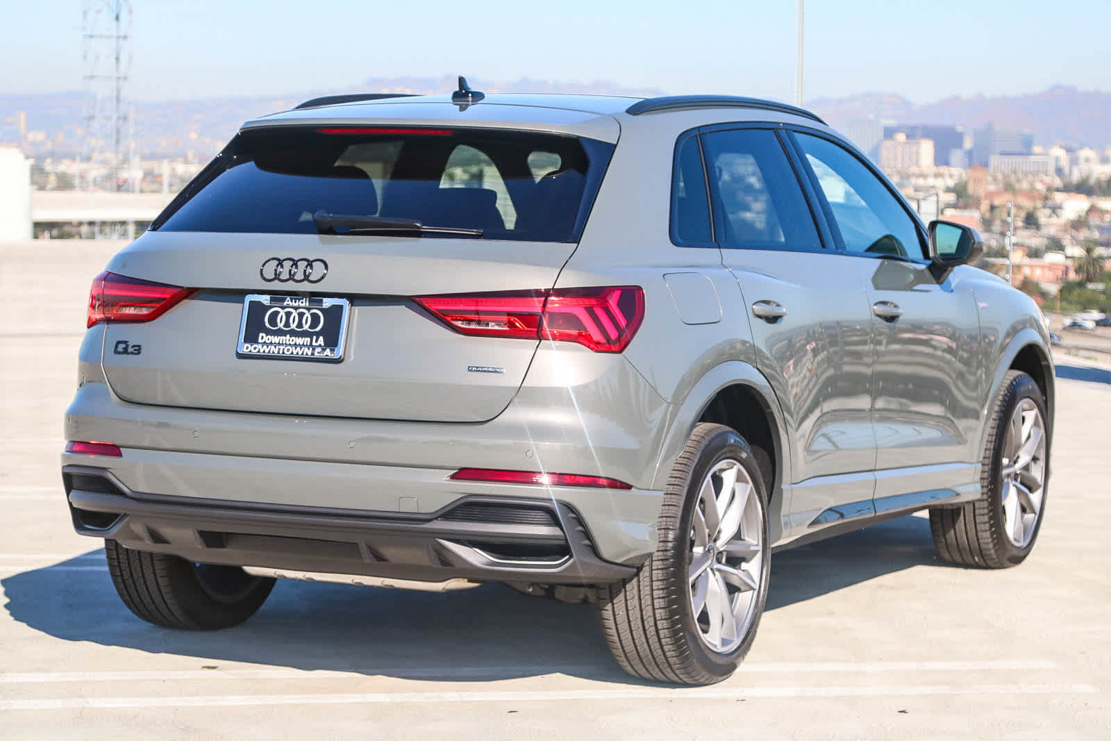 Thumbnail: 2025 Audi Q3 - 8