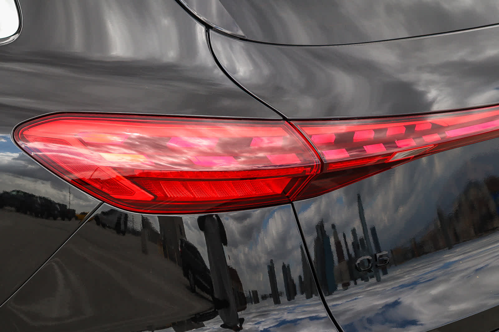 Thumbnail: 2025 Audi Q5 - 11