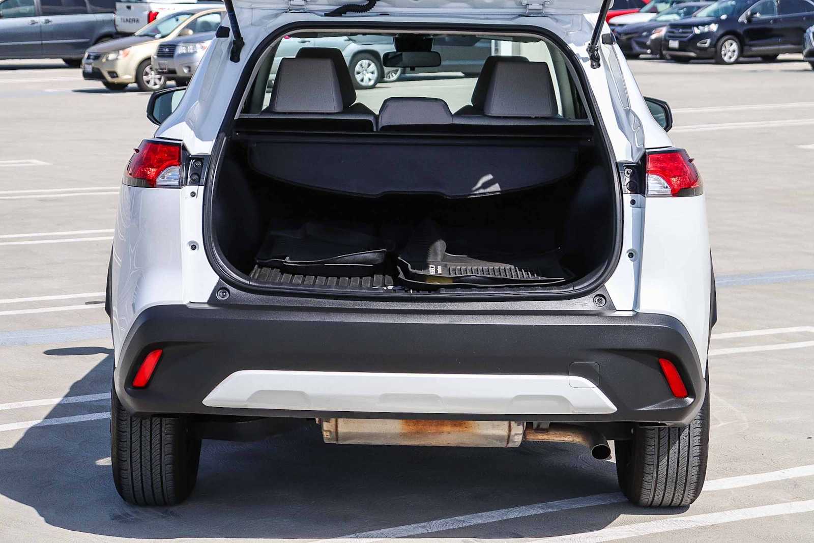 Thumbnail: 2022 Toyota Corolla Cross - 33