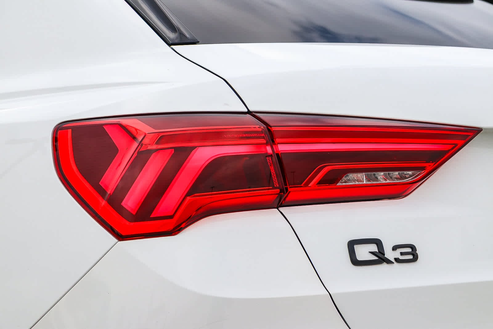 Thumbnail: 2023 Audi Q3 - 12