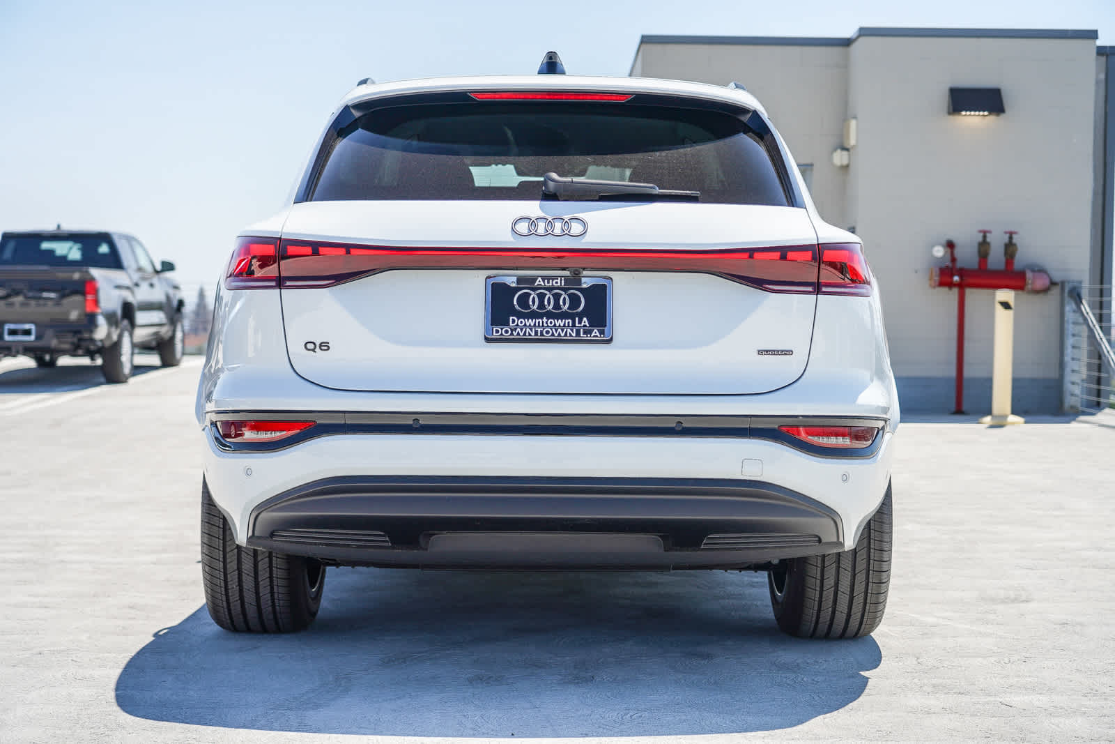 Thumbnail: 2025 Audi Q6 e-tron - 7