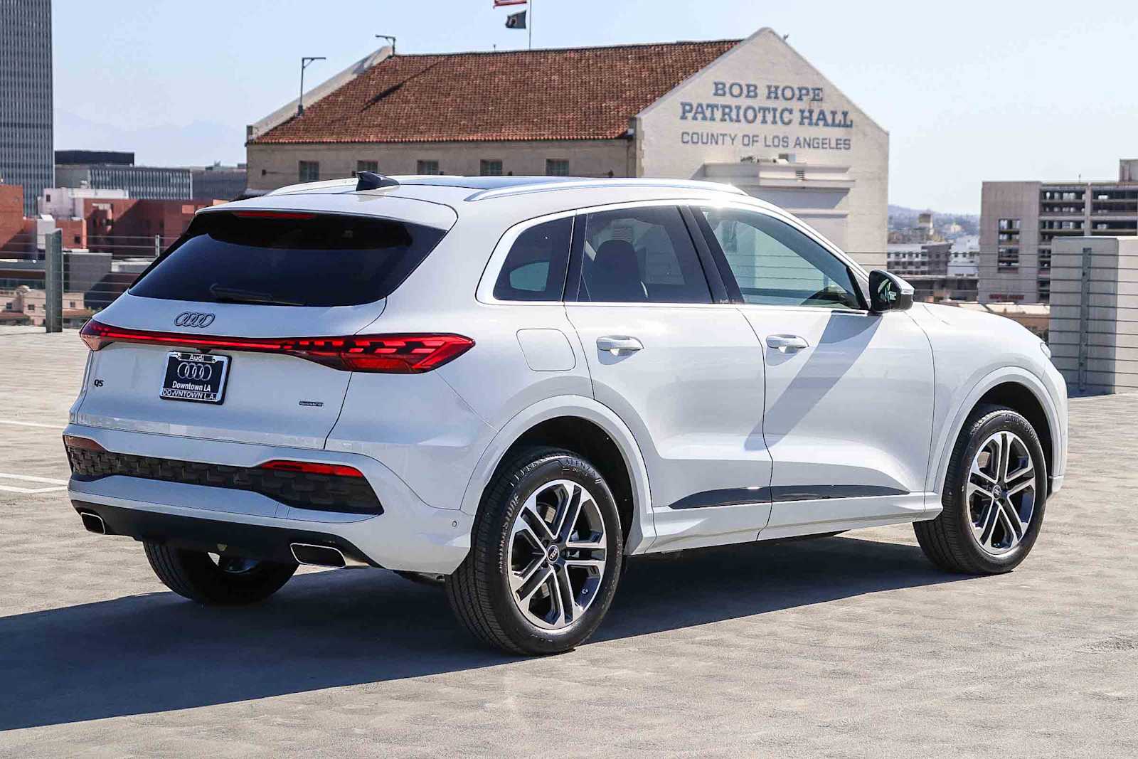 Thumbnail: 2025 Audi Q5 - 4